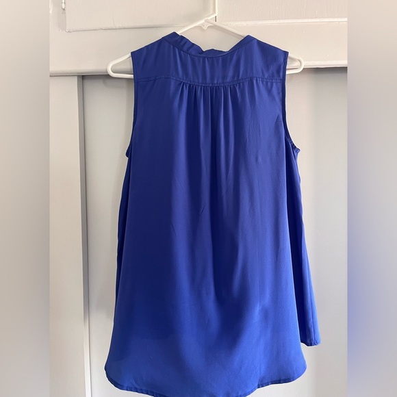Lilly Pulitzer Sleeveless Blouse in Royal Blue Size Medium - Picture 2 of 5